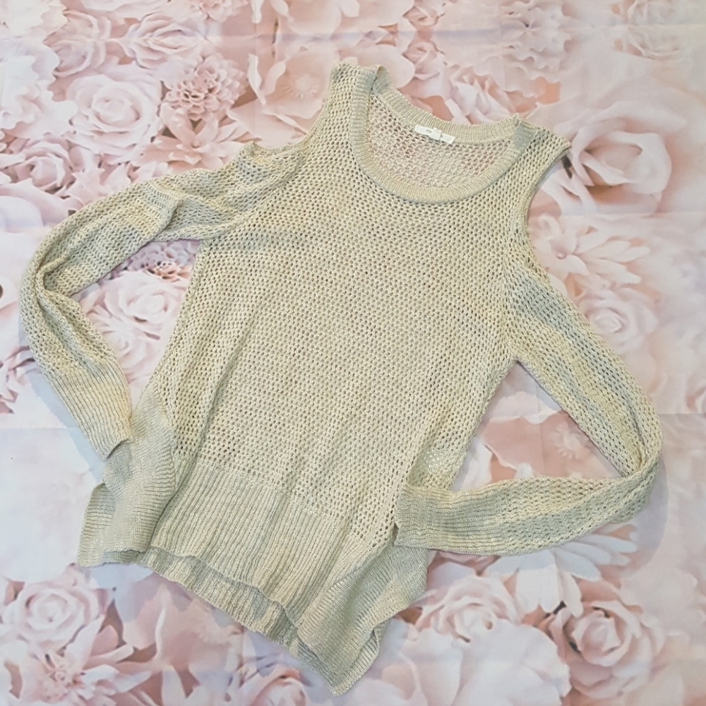 Crochet Cold Shoulder Top Small